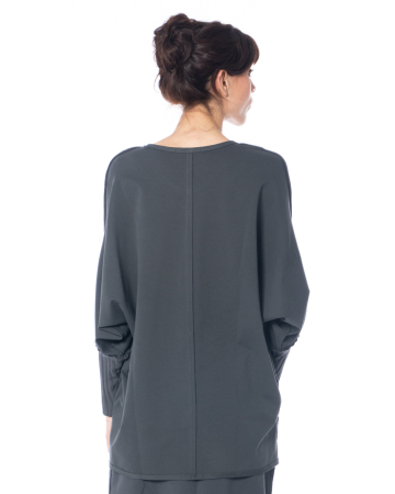 KEDZIOREK, top with longer back and striking cuffs 5342