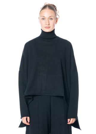 La Vaca Loca, turtleneck sweater with different hem lenghts LIZETH