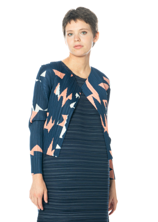 PLEATS PLEASE ISSEY MIYAKE: Innovative fashion with a