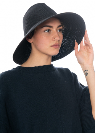 annette görtz, elegant summer hat Xara made of paper straw