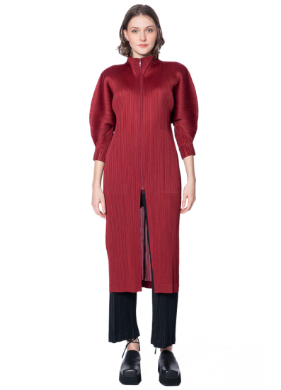 PLEATS PLEASE ISSEY MIYAKE, elegant coat with zipper NOVEMBER
