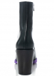 Paloma Barceló, schwarze Lederstiefel BEA mit violettem Detail