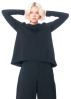 yukai, slightly flared long-sleeved shirt in black