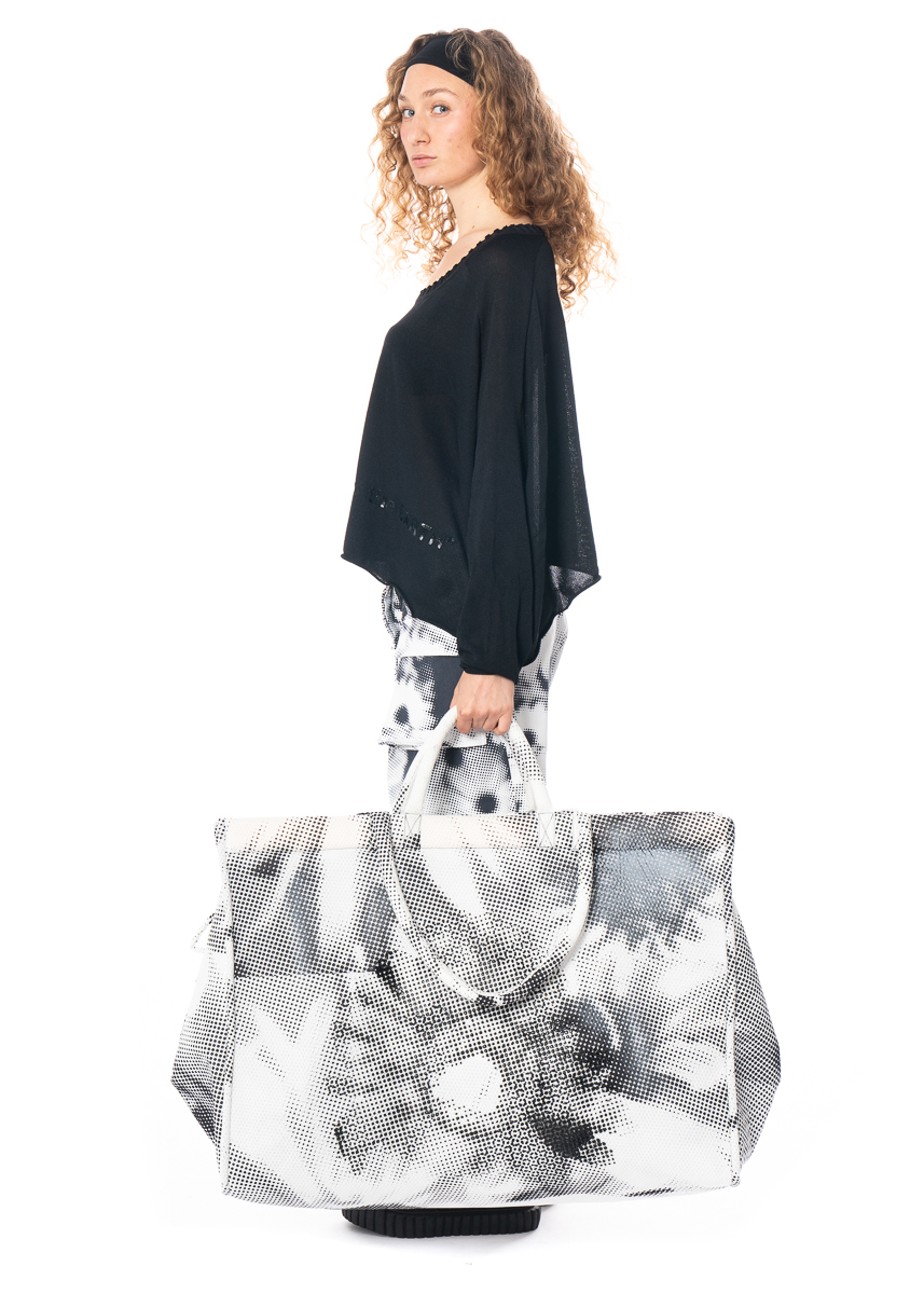 RUNDHOLZ DIP, oversize bag with floral pattern | NOBANANAS