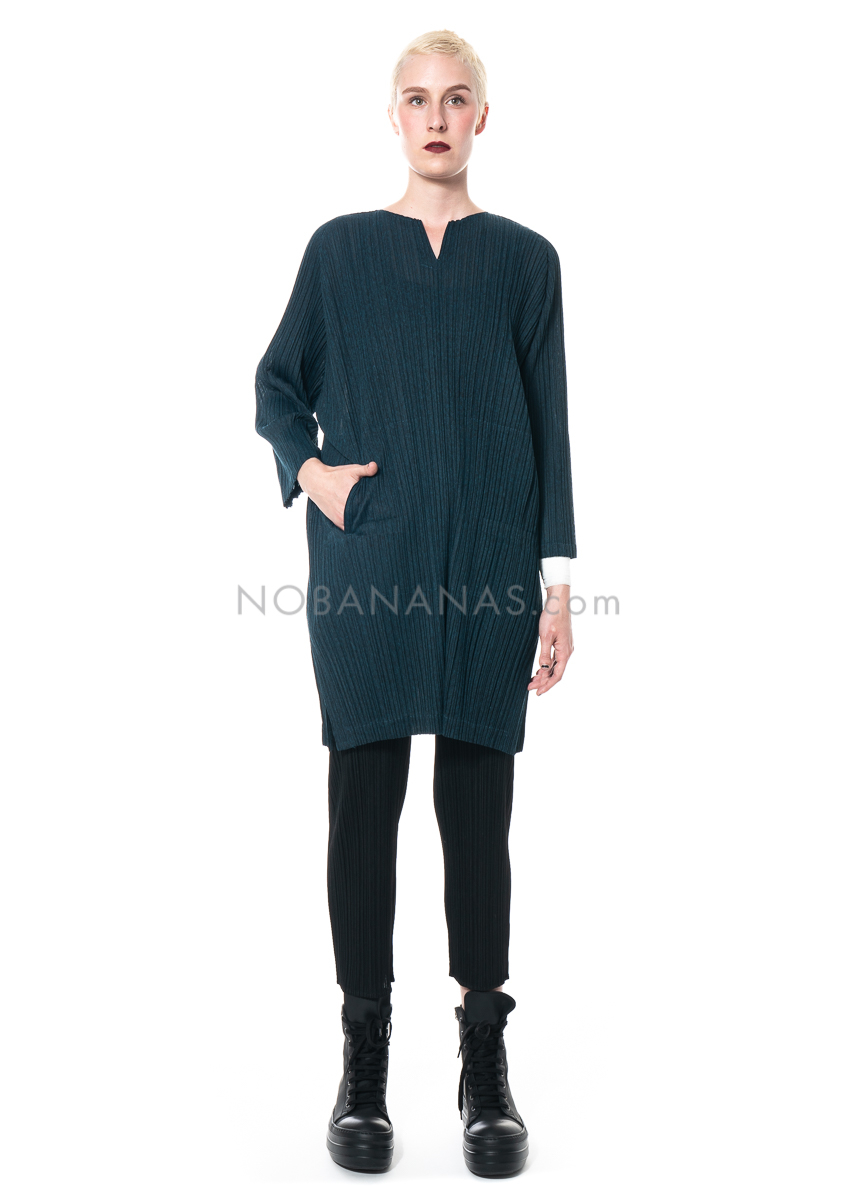 pointed neckline dress