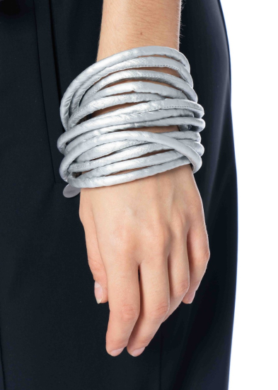 maria calderara, silbernes Armband aus Kunstlederreifen