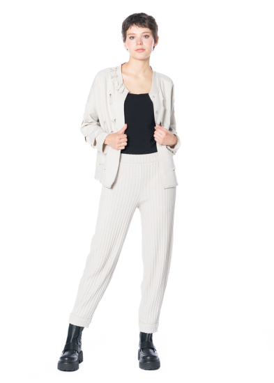 KEDZIOREK, casual trousers with a ribbed look 5140