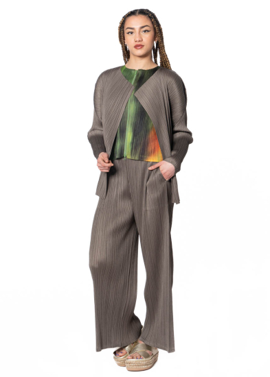 PLEATS PLEASE ISSEY MIYAKE, cropped trousers MARCH in khaki