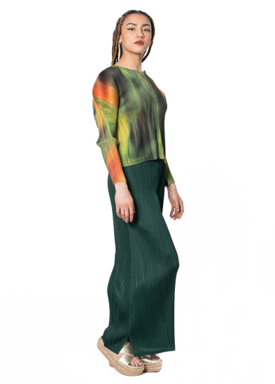 PLEATS PLEASE ISSEY MIYAKE, cropped trousers MARCH in dark green