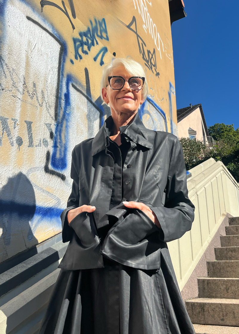 KEDZIOREK, kurze Jacke mit aufgesetzten Taschen 5310